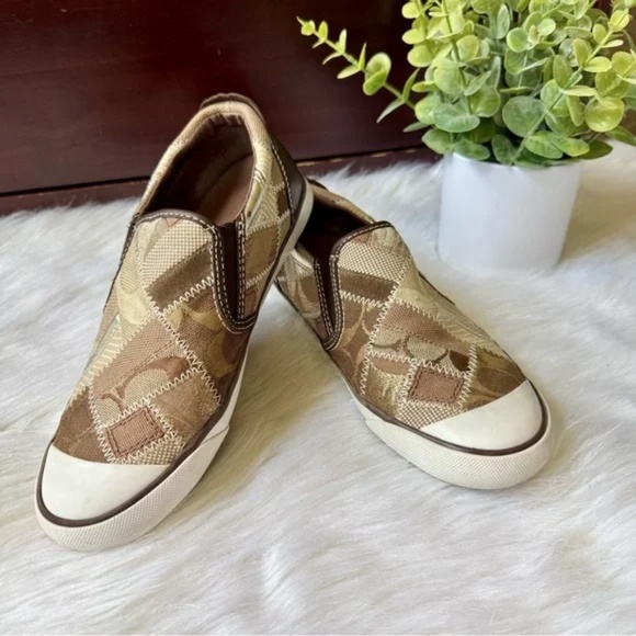 Coach A1310 Beale Patchwork Signature Slip-On Khaki Canvas Sneakers Size 7 - Picture 1 of 16